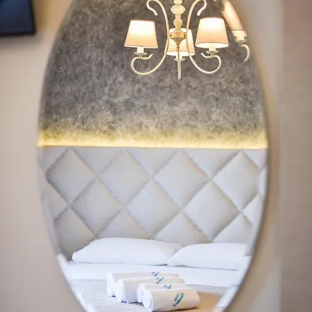 Theodora Aparthotel 3*